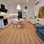 Casa Ross - Elegante E Confortevole, Recentemente Rinnovato Βερόνα